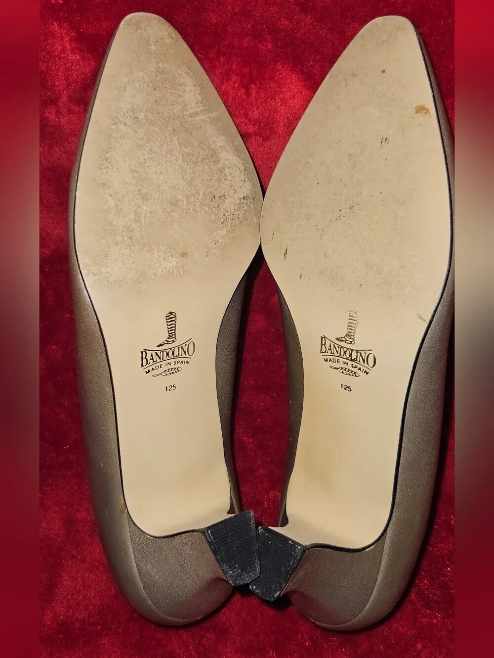 Bandolino Champagne Gold/Taupe Pointed-Toe Low Kitty Heel Pumps - Size 6.5M